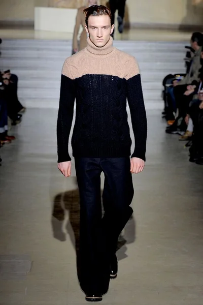 Look 29